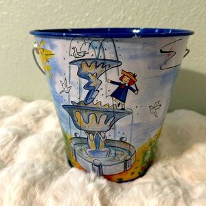 Madeline tin bucket